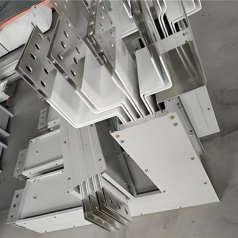 Bakreni vodnik Sandwich Busway